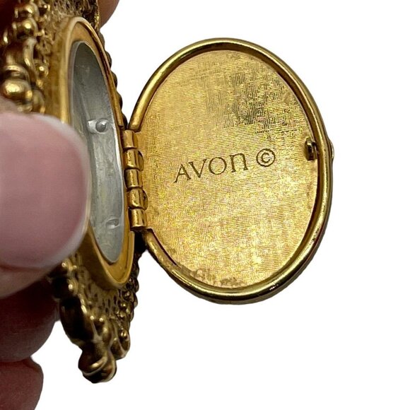 Vintage Cameo Brooch Pin Gold Tone Avon Pinback Opens Up Empty Glace Locket - Picture 10 of 16